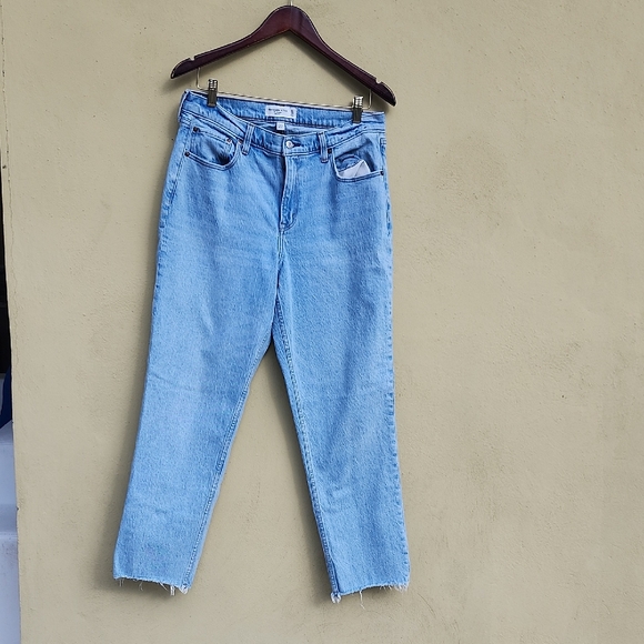 Stylish Light Blue Women's Straight Leg Jeans - Picture 1 of 9